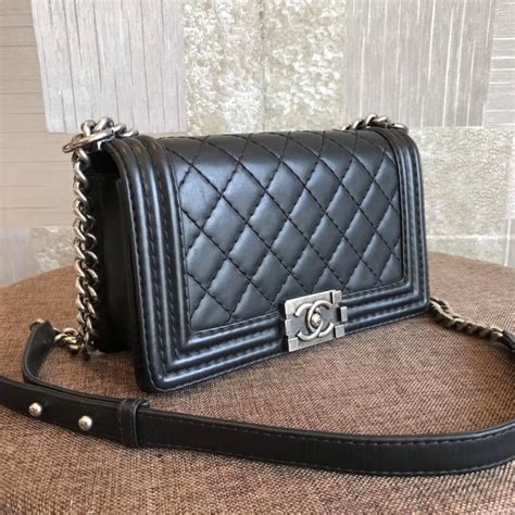 chanel le boy bag pictures|Chanel boy small quilted bag.